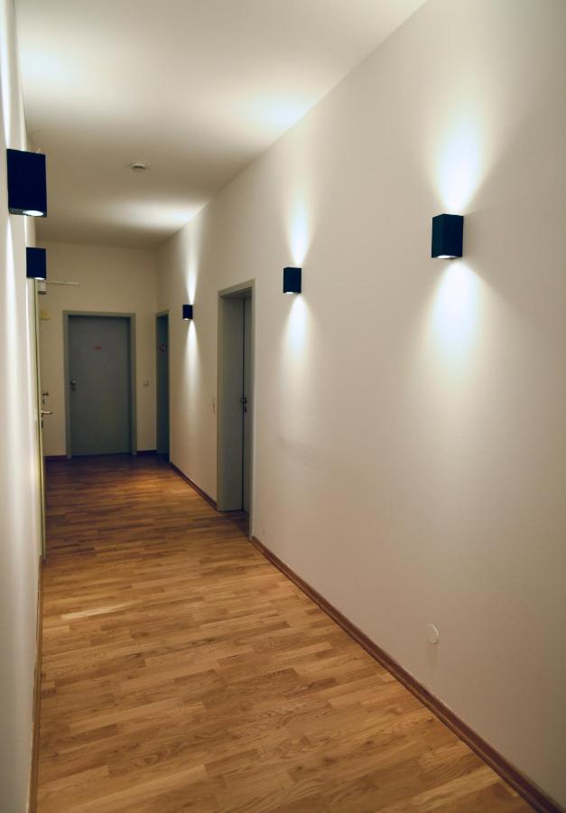 Hotel Apadana Frankfurt Francoforte sul Meno Esterno foto