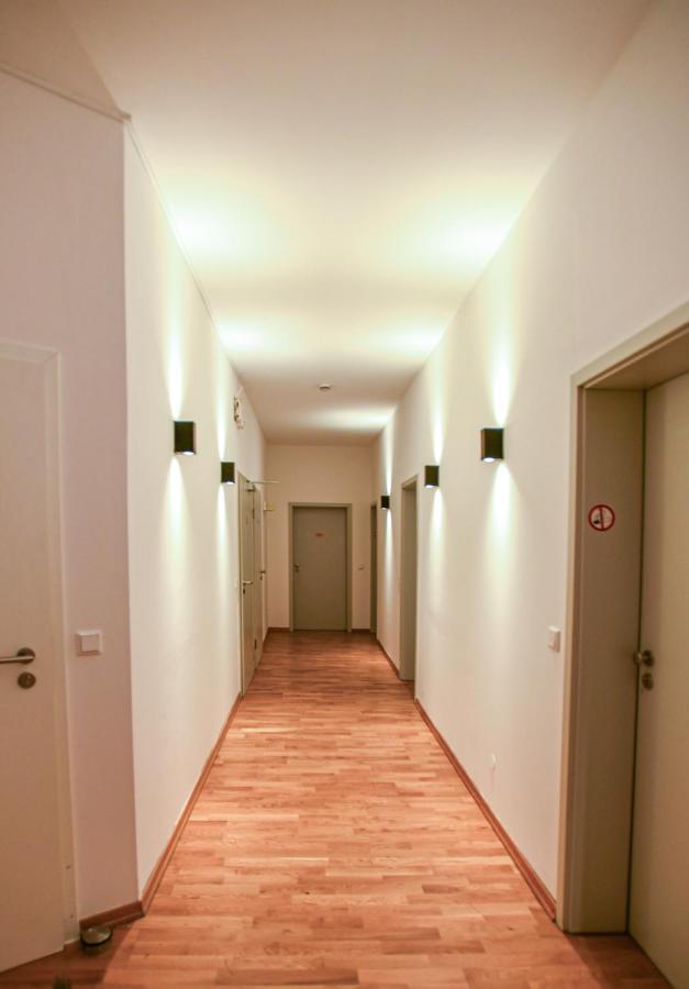 Hotel Apadana Frankfurt Francoforte sul Meno Esterno foto