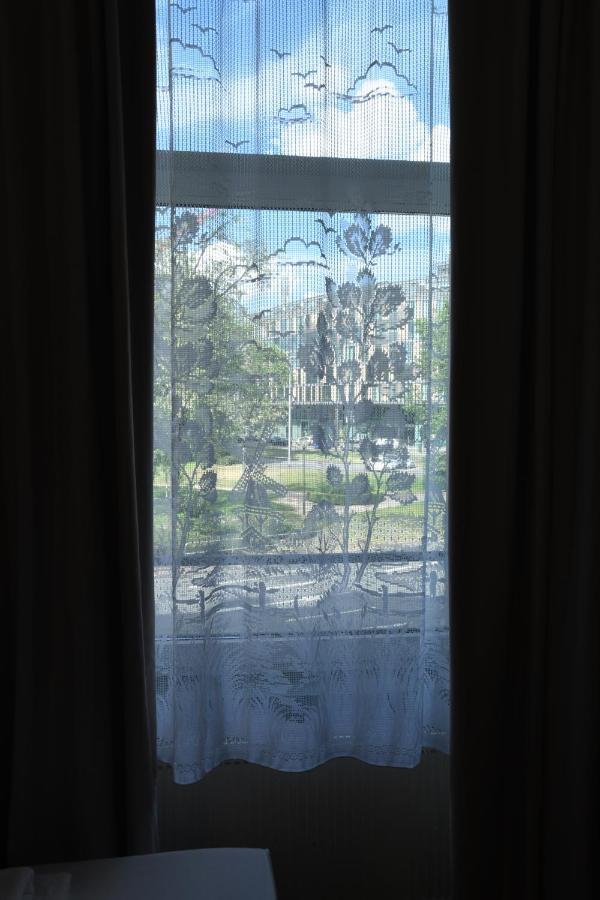 Hotel Apadana Frankfurt Francoforte sul Meno Esterno foto